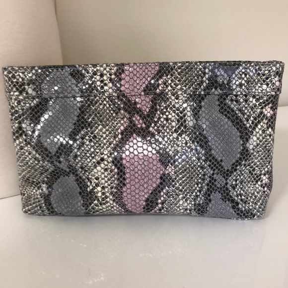 oliveve Handbags - Oliveve Clutch